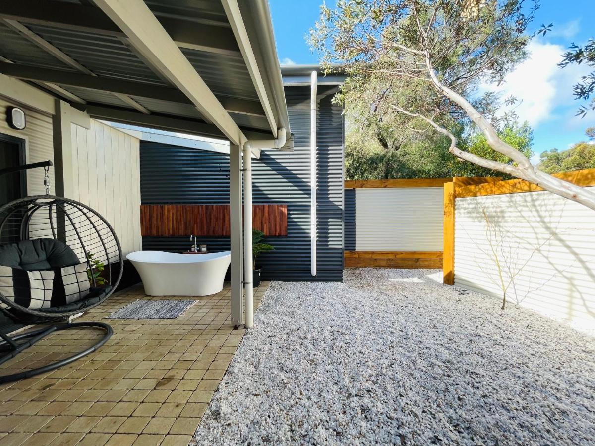 Grape Juice Retreat Rustic Romantic Gateway 5Mins To Beaches & Town Margaret River ภายนอก รูปภาพ