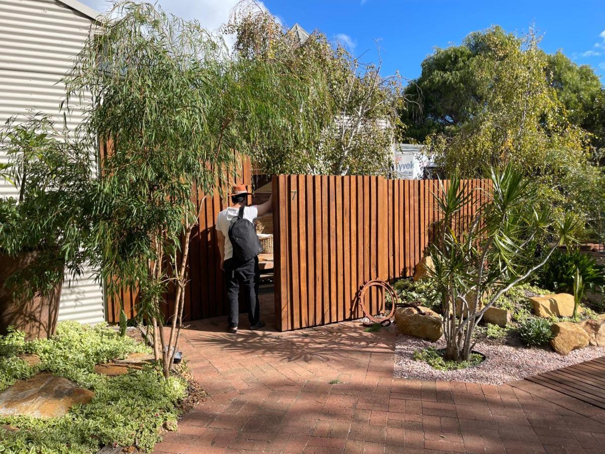 Grape Juice Retreat Rustic Romantic Gateway 5Mins To Beaches & Town Margaret River ภายนอก รูปภาพ