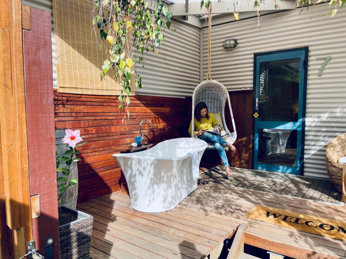 Grape Juice Retreat Rustic Romantic Gateway 5Mins To Beaches & Town Margaret River ภายนอก รูปภาพ