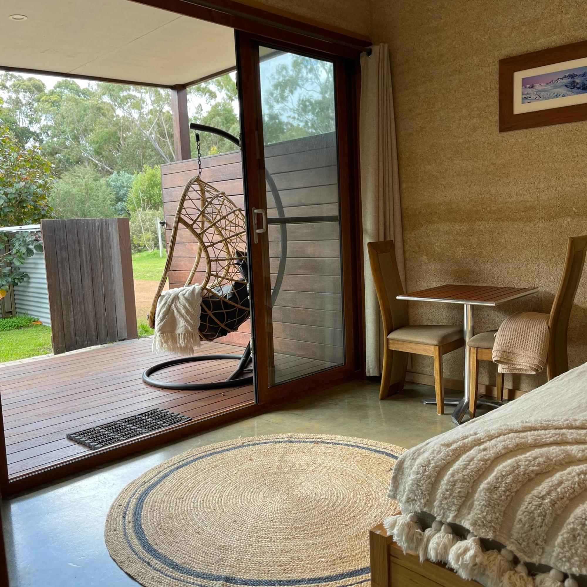 Grape Juice Retreat Rustic Romantic Gateway 5Mins To Beaches & Town Margaret River ภายนอก รูปภาพ