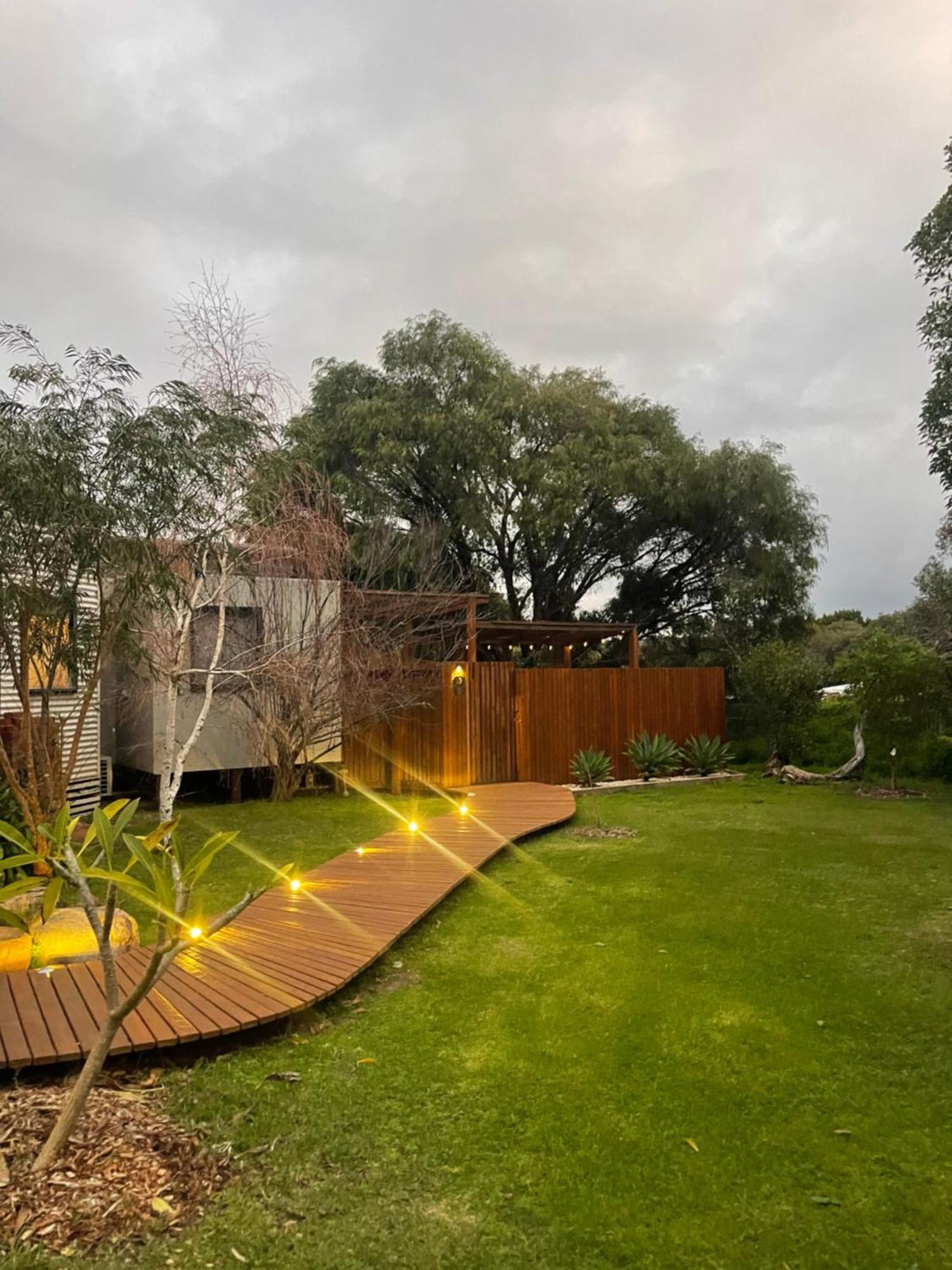Grape Juice Retreat Rustic Romantic Gateway 5Mins To Beaches & Town Margaret River ภายนอก รูปภาพ