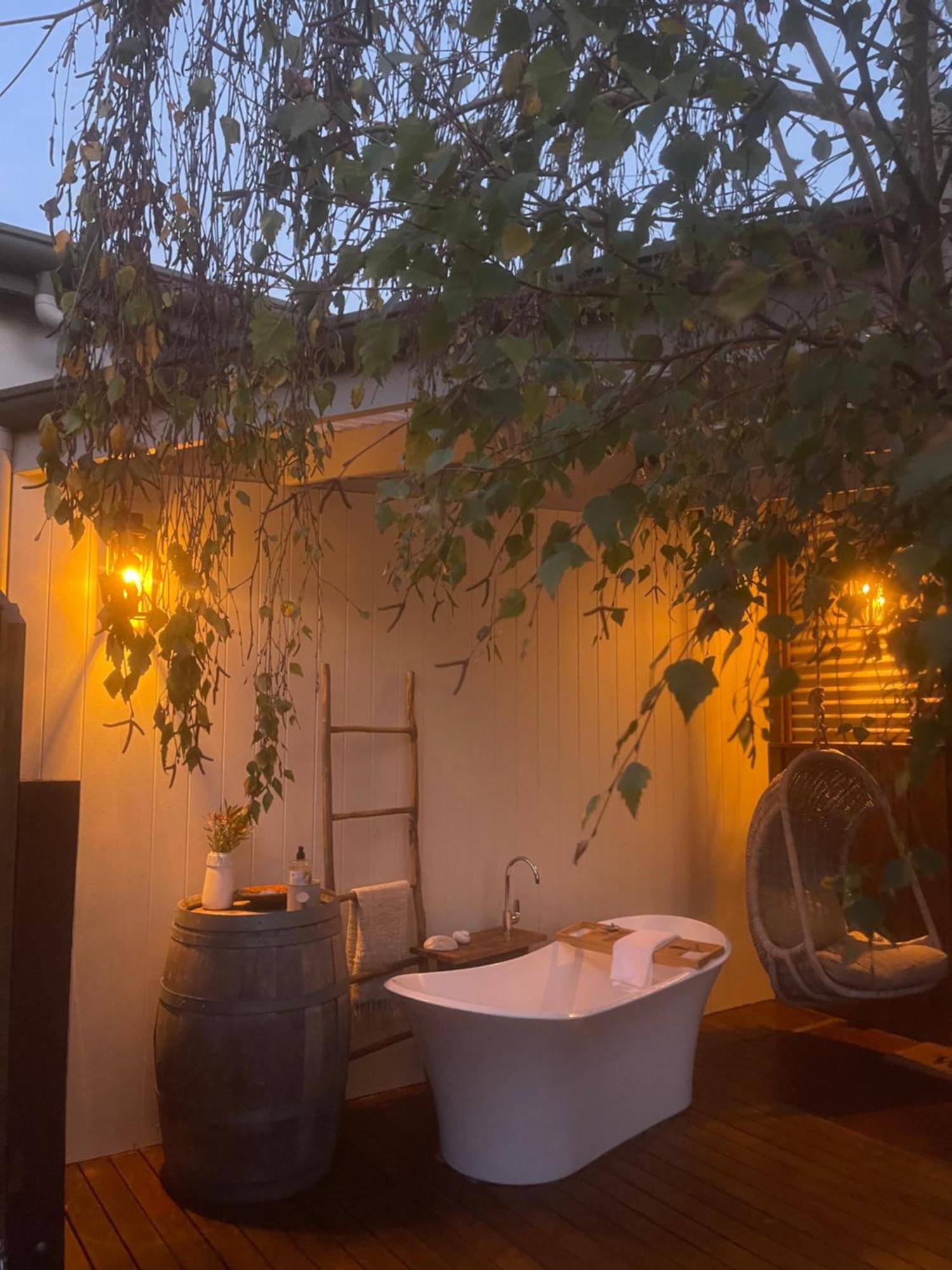 Grape Juice Retreat Rustic Romantic Gateway 5Mins To Beaches & Town Margaret River ภายนอก รูปภาพ
